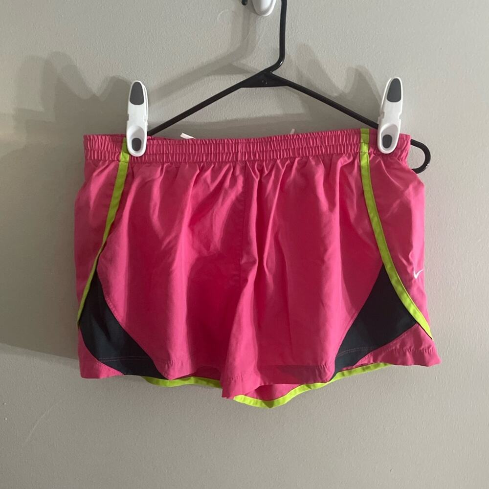 Nike Performance Shorts Women’s Large